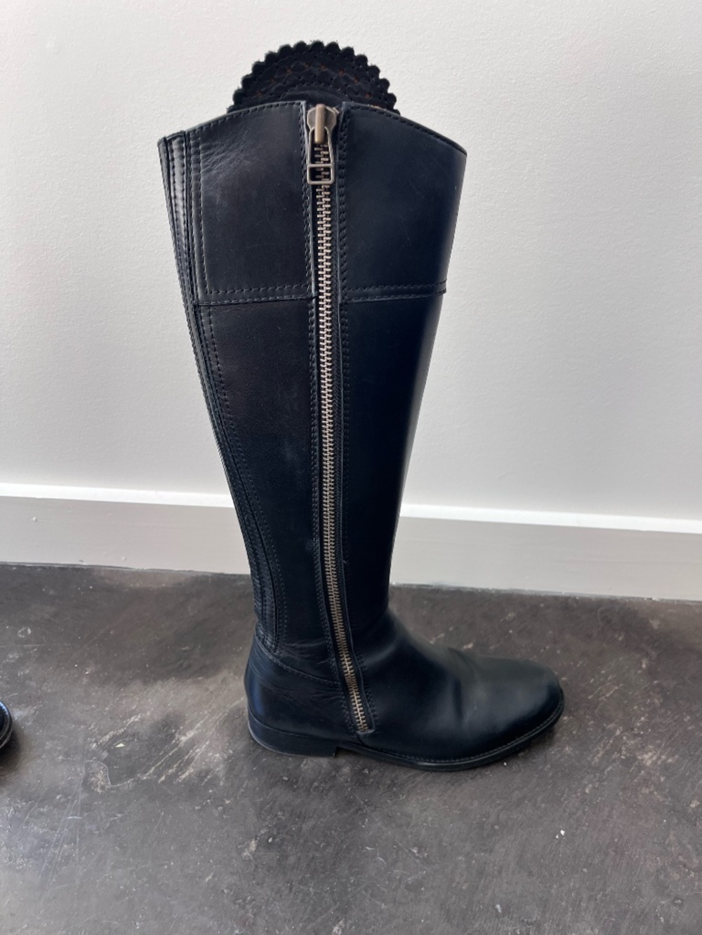 Fairfax & Favor Black Leather Knee-high boots  like new 38 / 7.5 - Picture 7 of 9